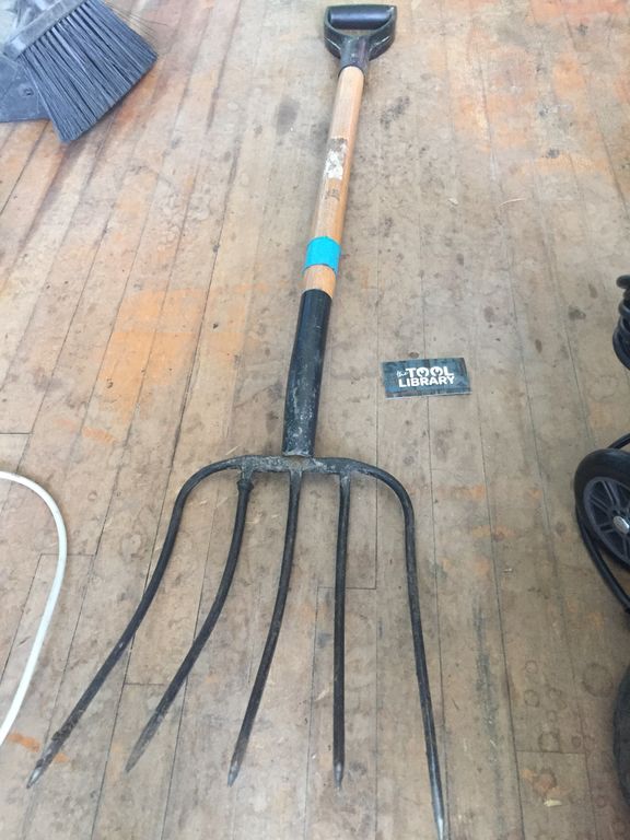 The Tool Library Pitchfork (105876)