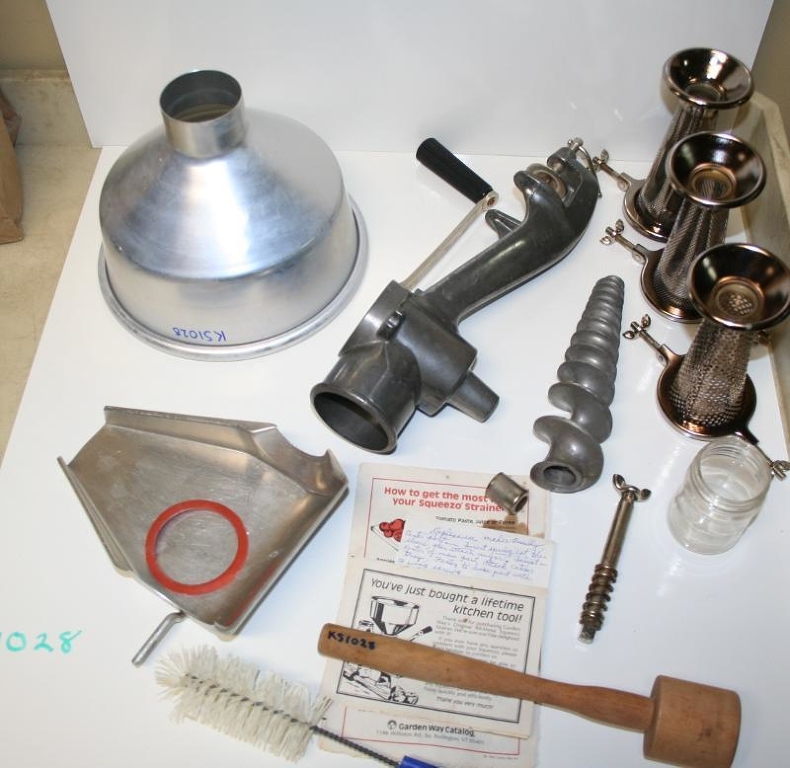 Kitchen Share SEfor reservations/COVID19 procedures, click Home