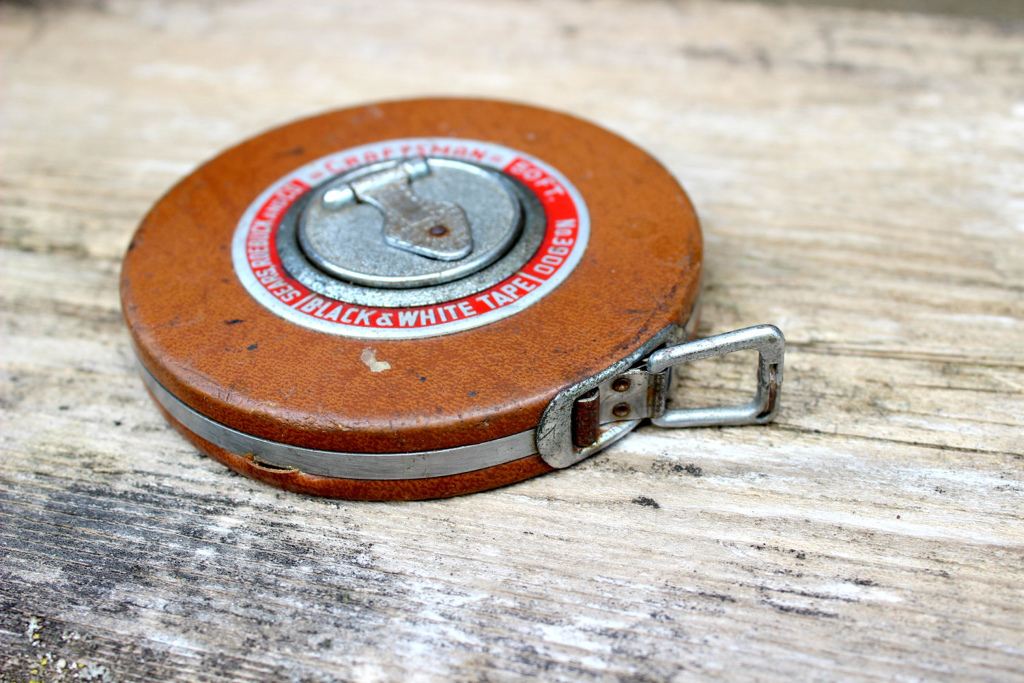 NE Seattle Tool Library Tape measure 25' (old fashioned) (6173)