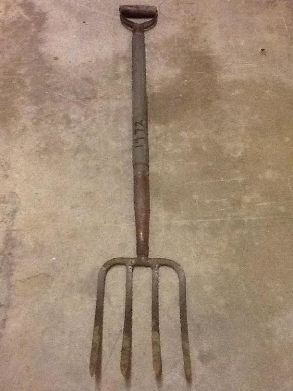 West Seattle Tool Library Wooden Handle Pitch Fork (2561)