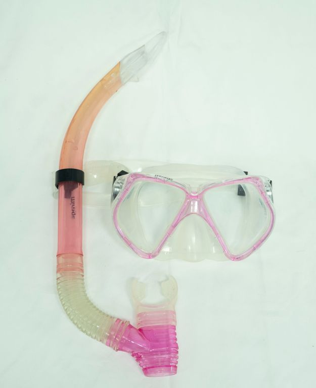 Brisbane Tool Library Snorkel and Goggles (467)