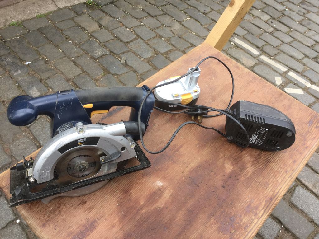 The Edinburgh Tool Library Cordless circular saw (ETL0598)
