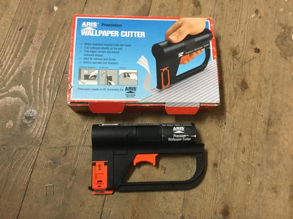 Wallpaper cutter (ETL1810)