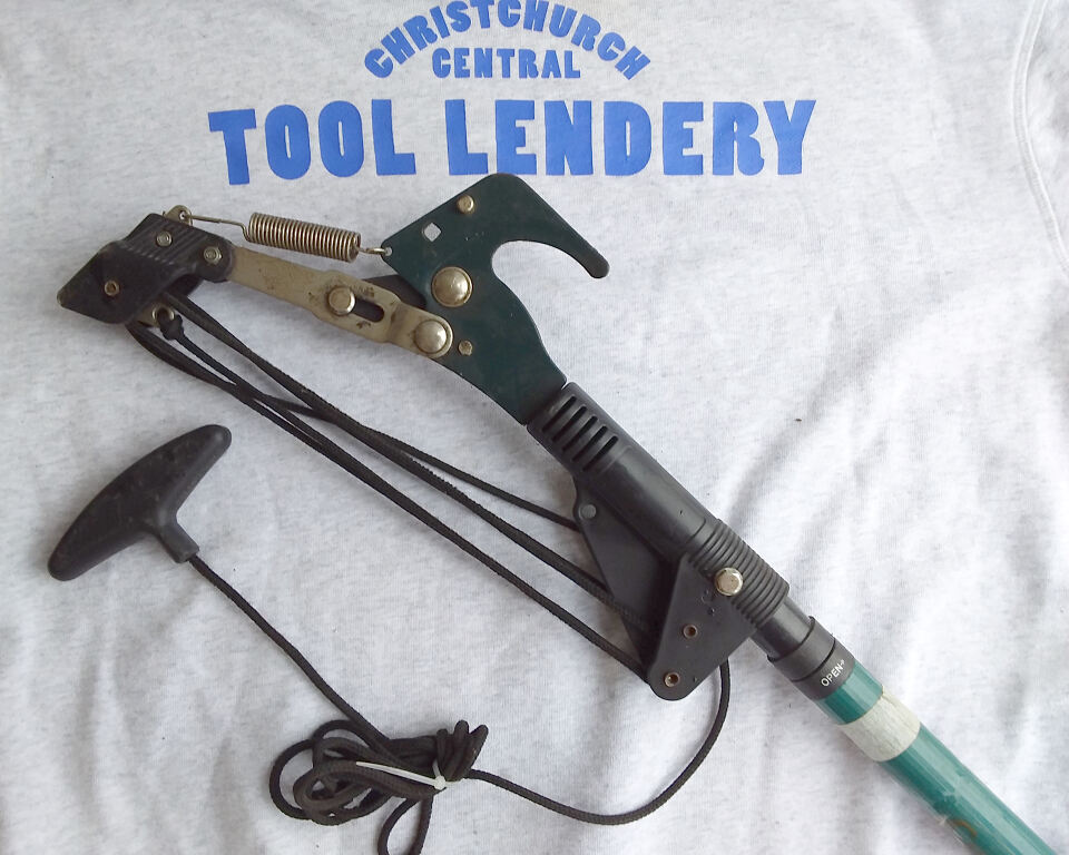Tool Lendery, Christchurch Central Telescopic Pruner