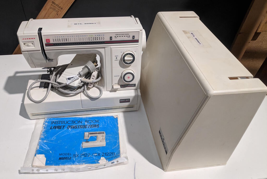 Brunswick Tool Library Sewing Machine (30901)