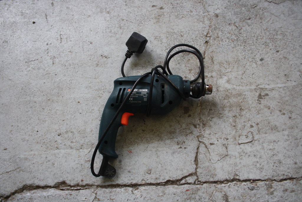 Power Drill: 400W Corded
