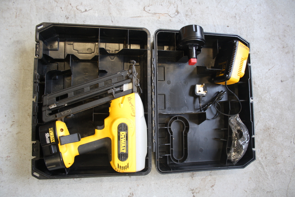 DeWalt 18 V cordless nail gun