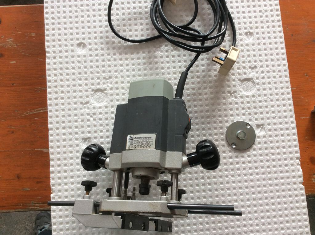Plunge Router - Elu