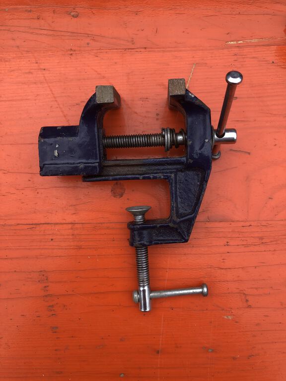Bench mounted vice 30mm jaw