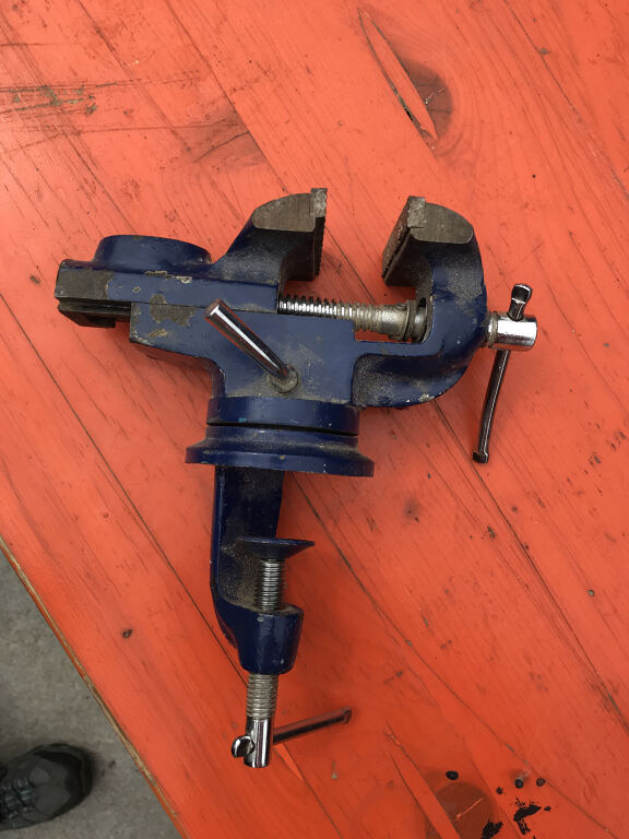 Swivel Base Bench vice