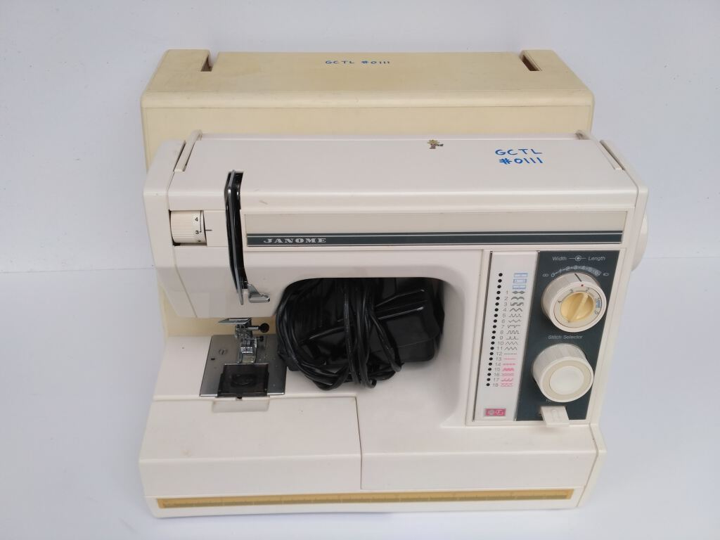 Gold Coast Tool Library Sewing Machine Janome SW2018E (0111)