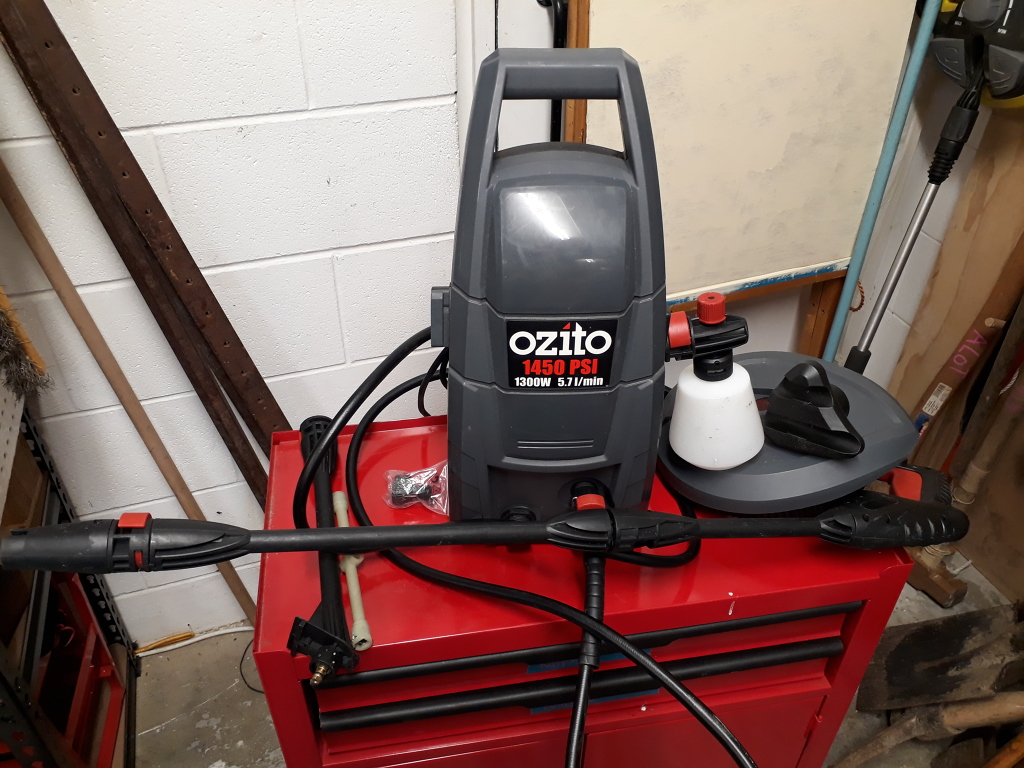 ALoT Ozito Pressure Washer (571)